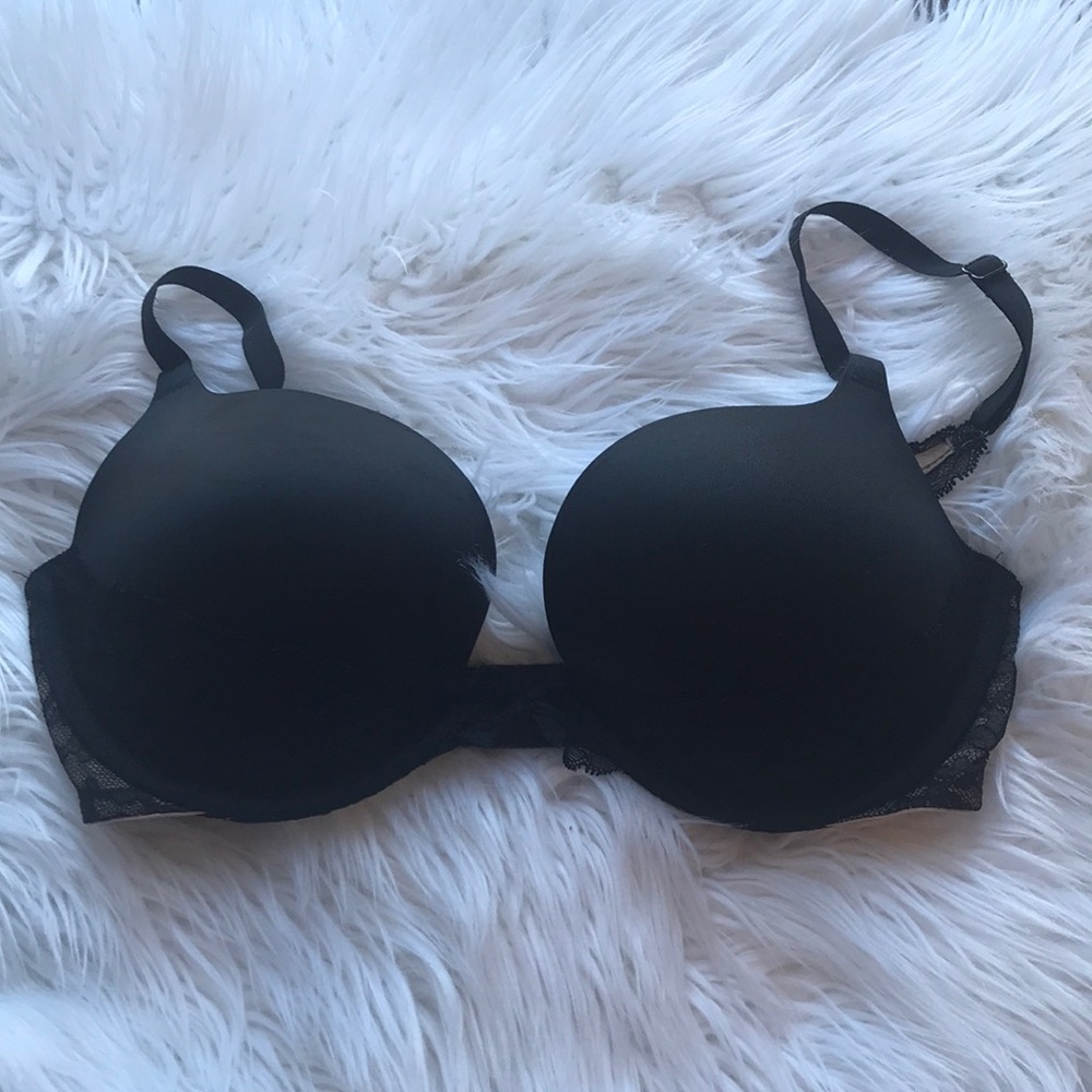 Victoria’s Secret Very Sexy Black Bra 32DD Lace